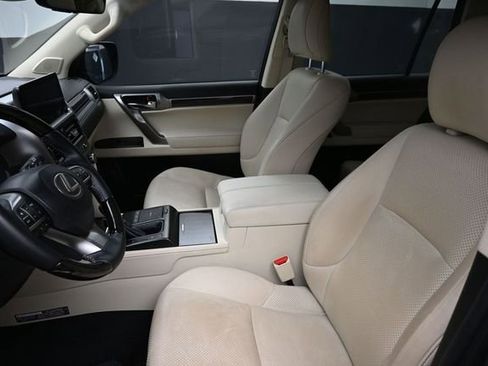 Used 2023 Lexus GX 460 Luxury w/ Sport Design Package AWD/4WD image 15