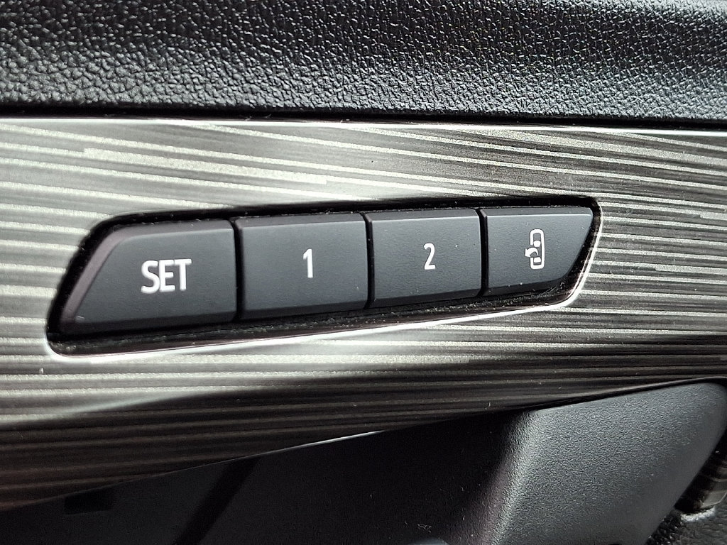 Certified 2019 GMC Terrain SLT w/ Preferred Package AWD/4WD image 22