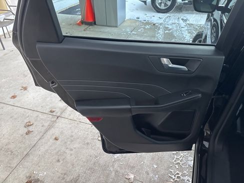 Used 2024 Ford Escape Platinum image 24