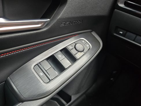 New 2026 Nissan Sentra SR FWD image 21