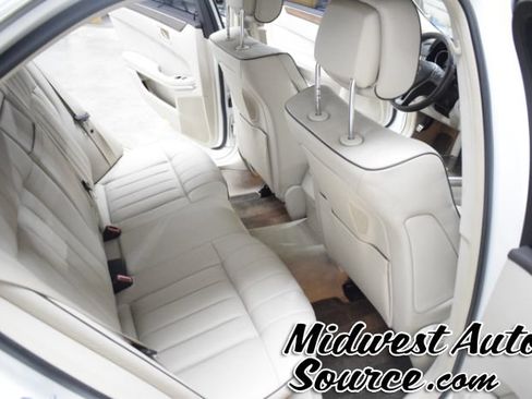 Used 2016 Mercedes-Benz E 400 4MATIC Sedan image 29
