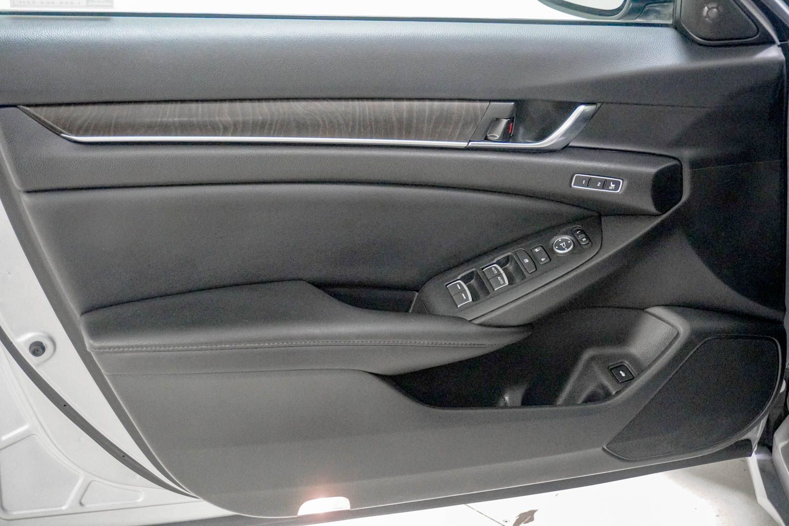Used 2021 Honda Accord EX-L image 17