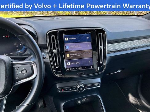Certified 2025 Volvo XC40 B5 Plus image 8