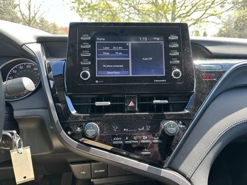 Used 2023 Toyota Camry SE w/ Blackout Package (TMS) image 14