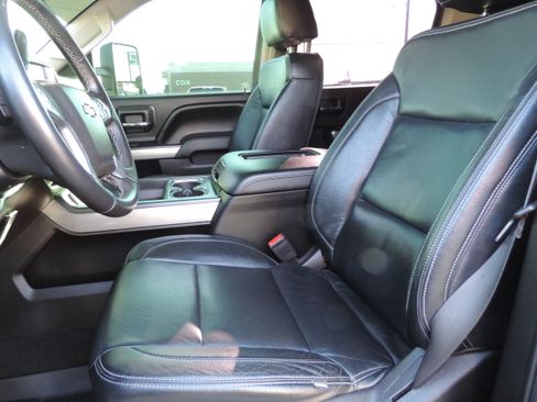 Used 2016 Chevrolet Silverado 3500 LT w/ LT Convenience Package image 12