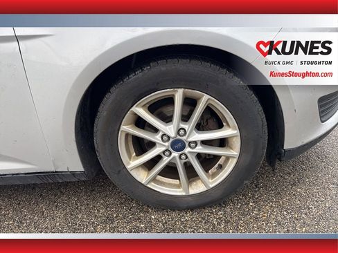 Used 2015 Ford Focus SE image 12