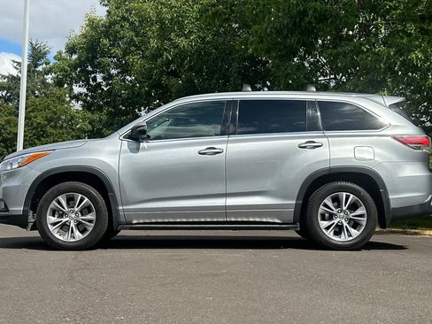 Used 2015 Toyota Highlander XLE AWD/4WD image 5