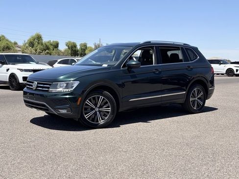 Used 2018 Volkswagen Tiguan SEL FWD image 2