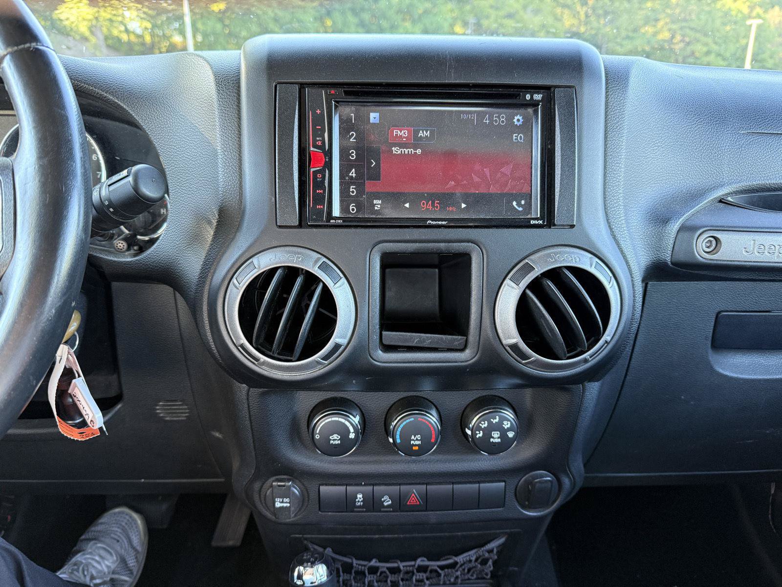Used 2013 Jeep Wrangler Sport AWD/4WD image 17