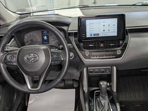 Used 2023 Toyota Corolla Cross LE FWD image 5