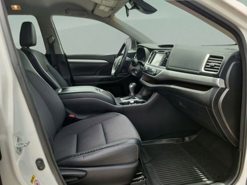 Used 2018 Toyota Highlander Plus AWD/4WD image 20