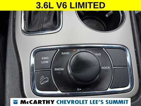 Used 2019 Jeep Grand Cherokee Limited AWD/4WD image 10