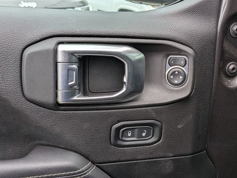 Used 2023 Jeep Wrangler Unlimited Sahara w/ Cold Weather Group AWD/4WD image 12
