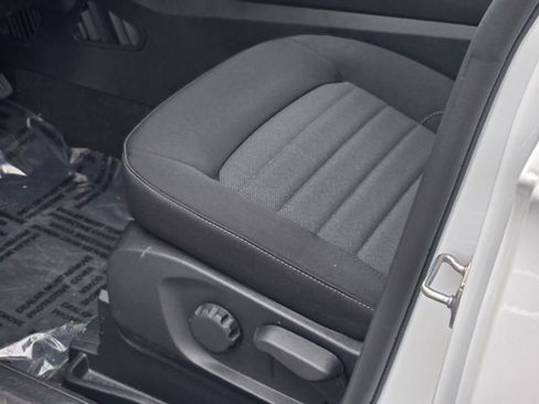 Used 2024 Ford Edge SE image 22