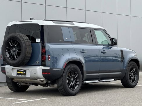 Used 2023 Land Rover Defender 110 S image 5