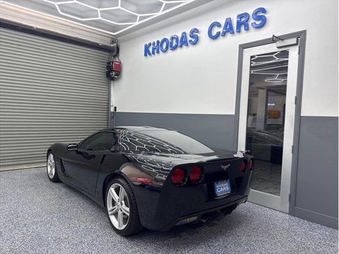 Used 2008 Chevrolet Corvette Coupe w/ Preferred Equipment Group RWD image 3