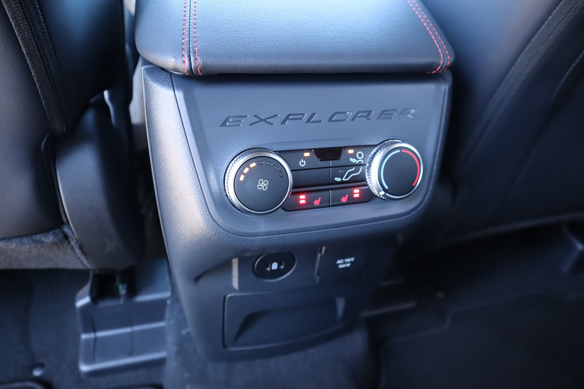 New 2027 Ford Explorer ST-Line w/ Premium Package AWD/4WD image 18