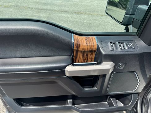 Used 2020 Ford F150 Lariat AWD/4WD image 19