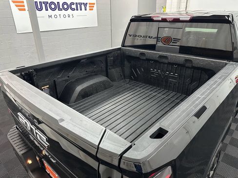 Used 2023 GMC Sierra 1500 Denali Ultimate AWD/4WD image 11
