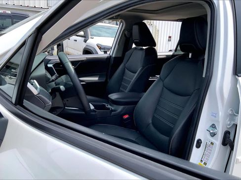 Used 2024 Toyota RAV4 XLE Premium image 8