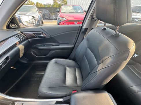 Used 2017 Honda Accord EX-L image 23