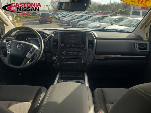 Used 2024 Nissan Titan SV w/ SV Convenience Package image 33