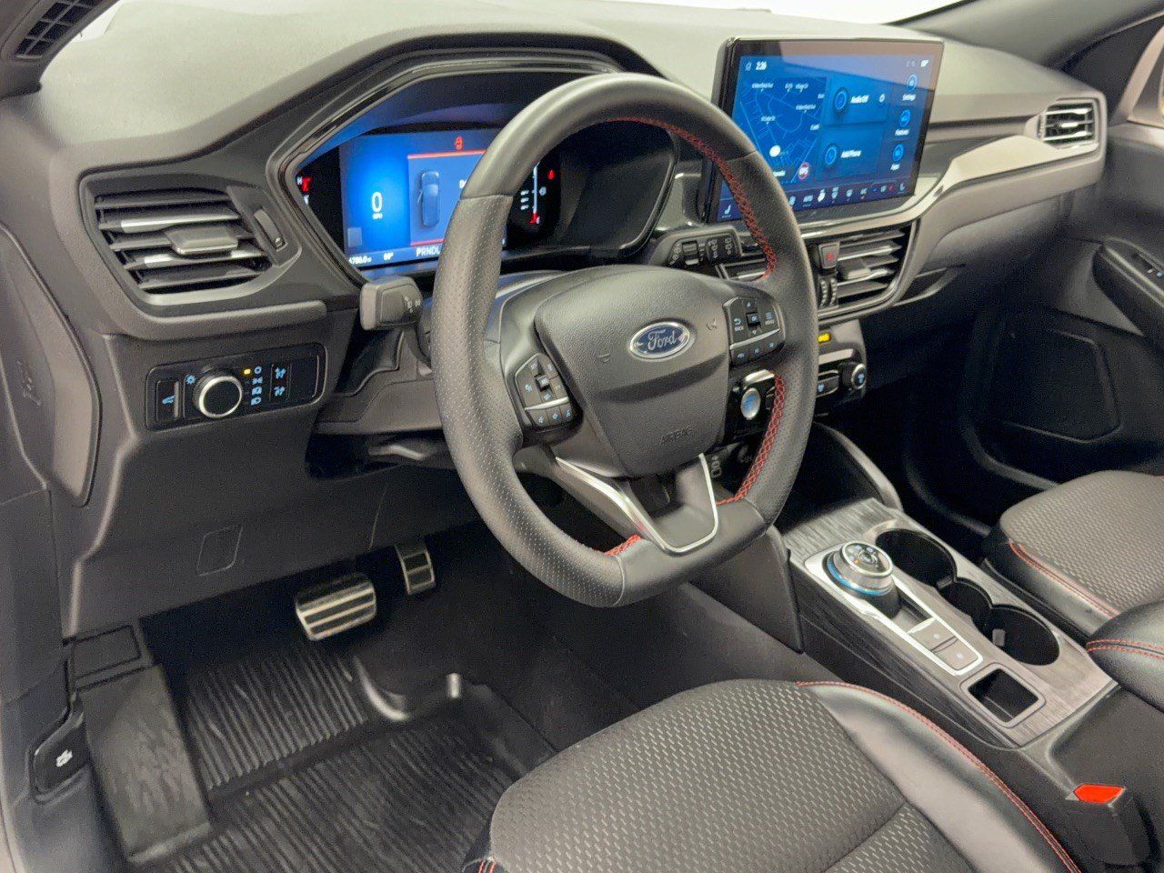 Used 2024 Ford Escape ST-Line w/ Tech Pack #1 AWD/4WD image 4