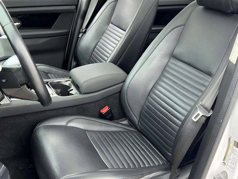 Used 2020 Land Rover Discovery Sport S image 4