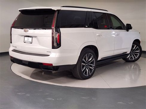 Used 2022 Cadillac Escalade Sport Platinum image 2