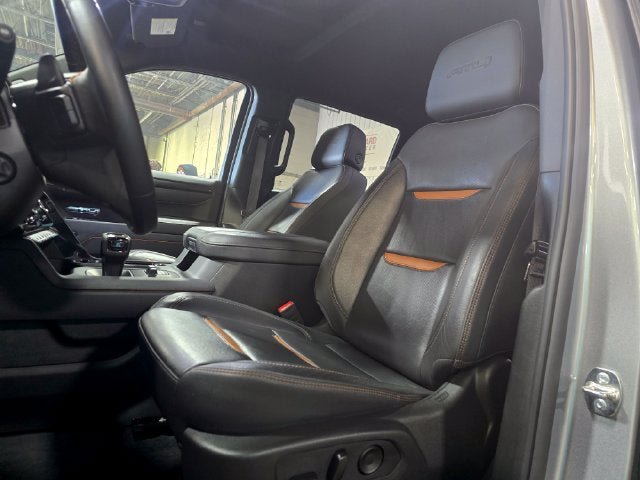 Used 2025 GMC Sierra 1500 AT4 AWD/4WD image 5