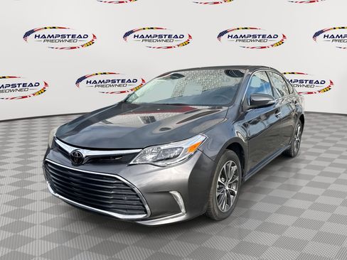 Used 2018 Toyota Avalon XLE image 1