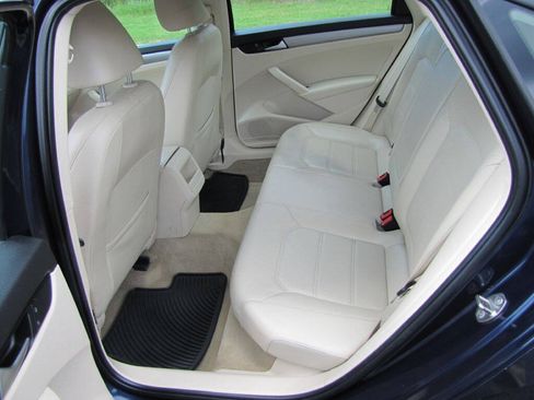 Used 2015 Volkswagen Passat 1.8T Wolfsburg Edition w/ Technology Package FWD image 16