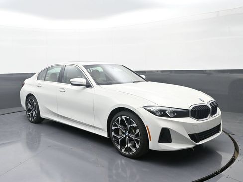 New 2025 BMW 330i xDrive Sedan w/ Convenience Package AWD/4WD image 3