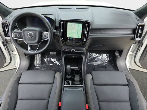 Used 2023 Volvo C40 Recharge Core w/ Protection Package Premier AWD/4WD image 10