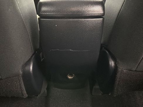 Used 2017 Toyota RAV4 LE w/ Carpet Mat Package AWD/4WD image 18