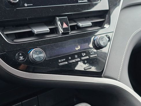 Used 2024 Toyota Camry SE image 30