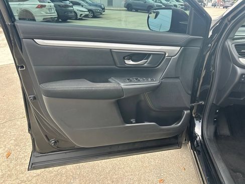 Used 2018 Honda CR-V LX image 39