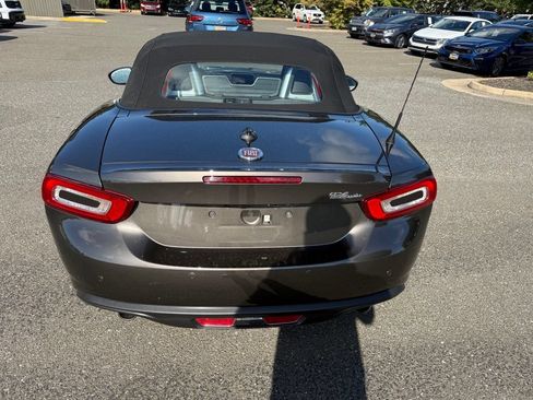 Used 2017 FIAT 124 Spider Lusso RWD image 6