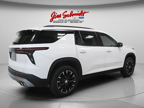Used 2025 Chevrolet Traverse LT w/ Sun and Wheel Package AWD/4WD image 8