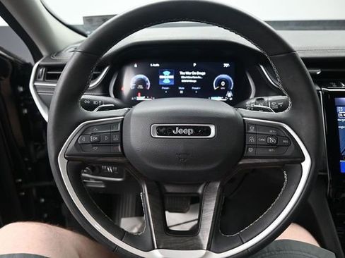 Used 2023 Jeep Grand Cherokee Limited AWD/4WD image 12