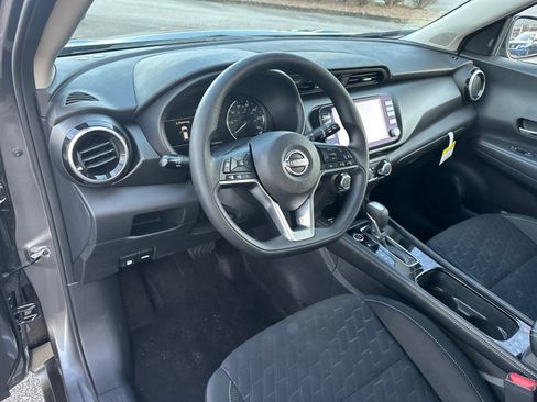 Used 2024 Nissan Kicks SV image 22