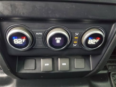 Used 2024 Land Rover Defender 110 S image 32