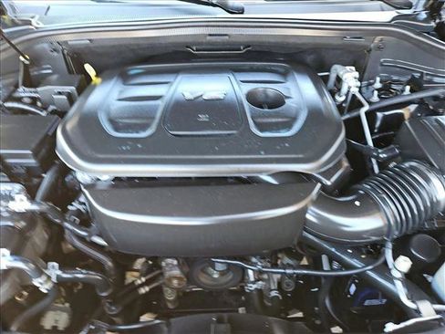 Used 2018 Jeep Grand Cherokee Altitude AWD/4WD image 29