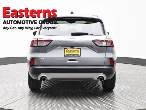 Used 2022 Ford Escape SE FWD image 6