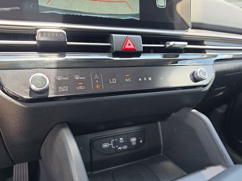 Used 2026 Kia Sportage EX FWD image 27