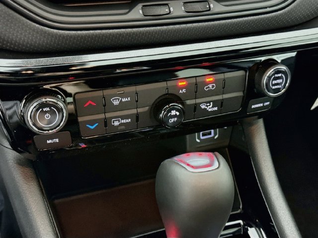New 2026 Jeep Compass Latitude AWD/4WD image 15