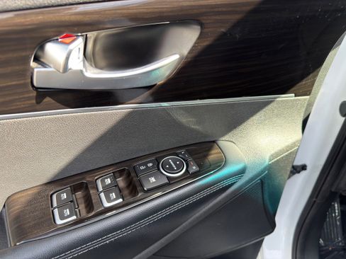 Used 2020 Kia Sorento EX image 25