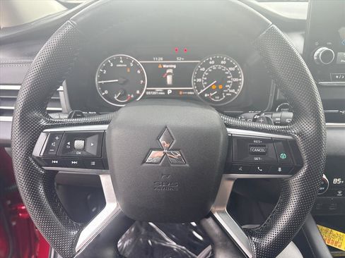 Used 2023 Mitsubishi Outlander SE image 22