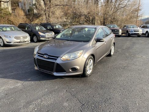 Used 2014 Ford Focus SE image 1