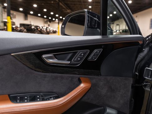 Used 2019 Audi Q7 3.0T Prestige w/ Prestige Package image 37